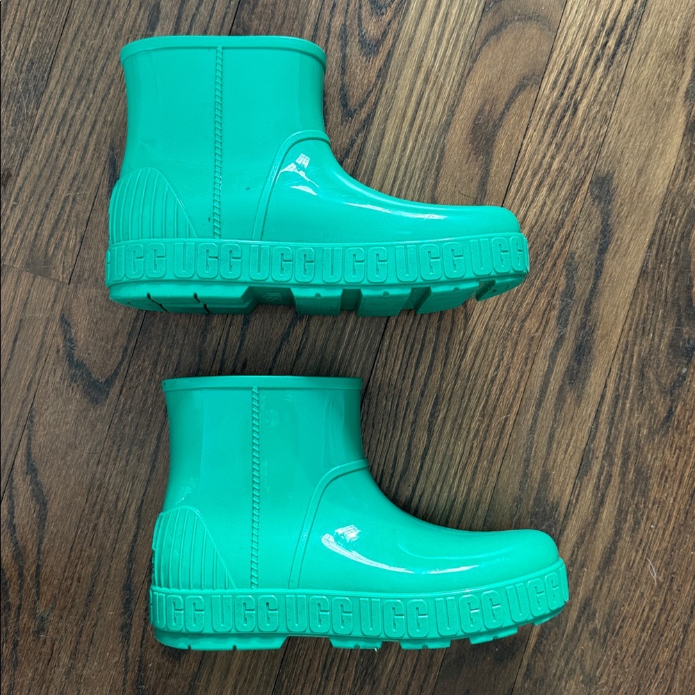 UGG Green Winter & Rain Boots Size 11 Women’s